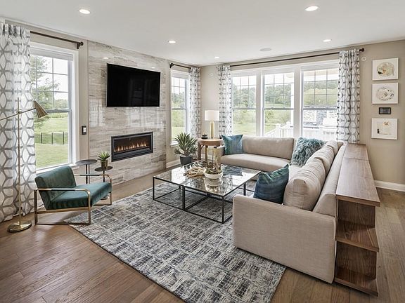 4th image of 36 Charles Way #125