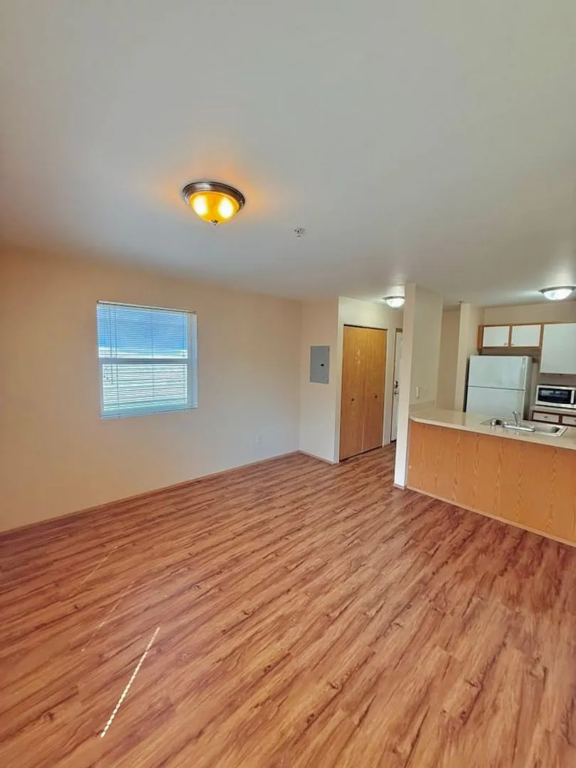 Montlake Villas — Photo 3
