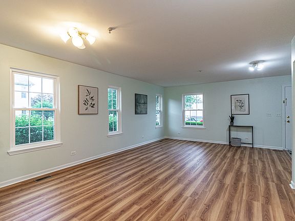 4th image of 1230 Orleans Dr