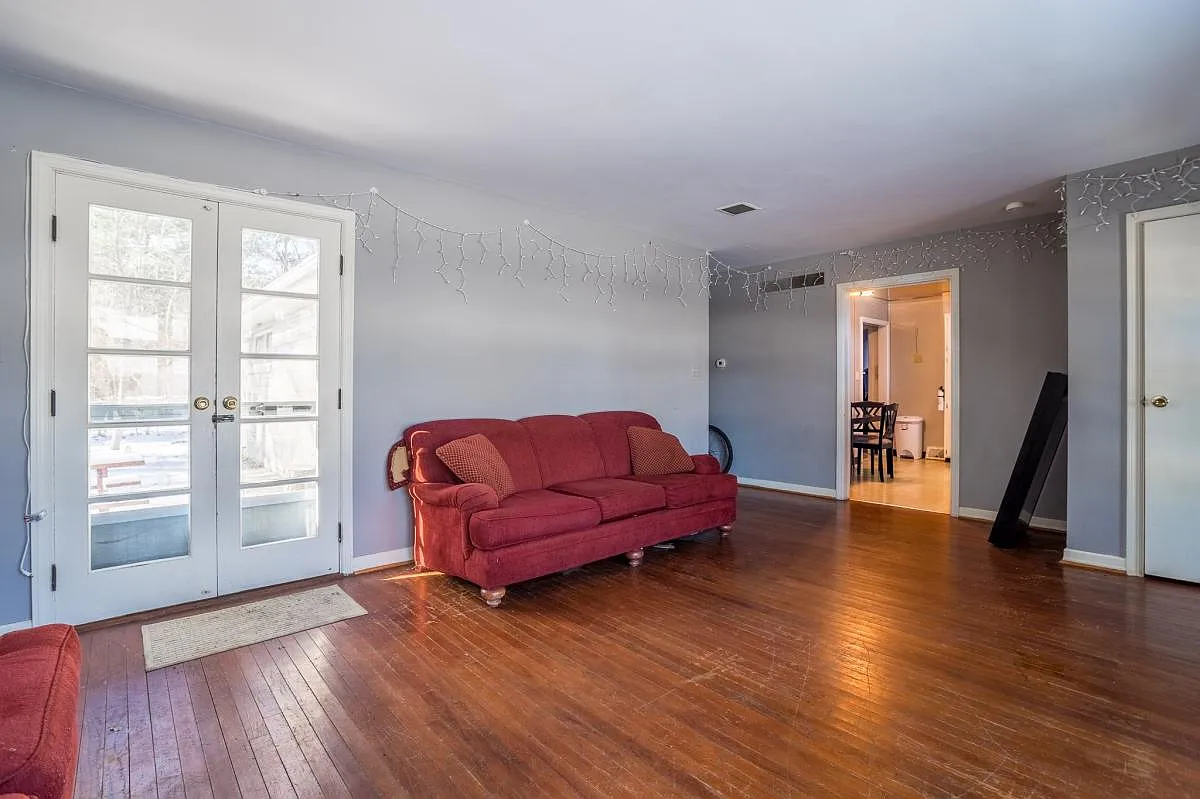 3 bed, 1550 sqft, $2,150 — Photo 2