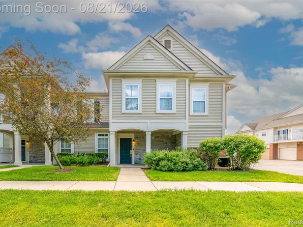 9201 Addington Dr, Walled Lake, MI 48390