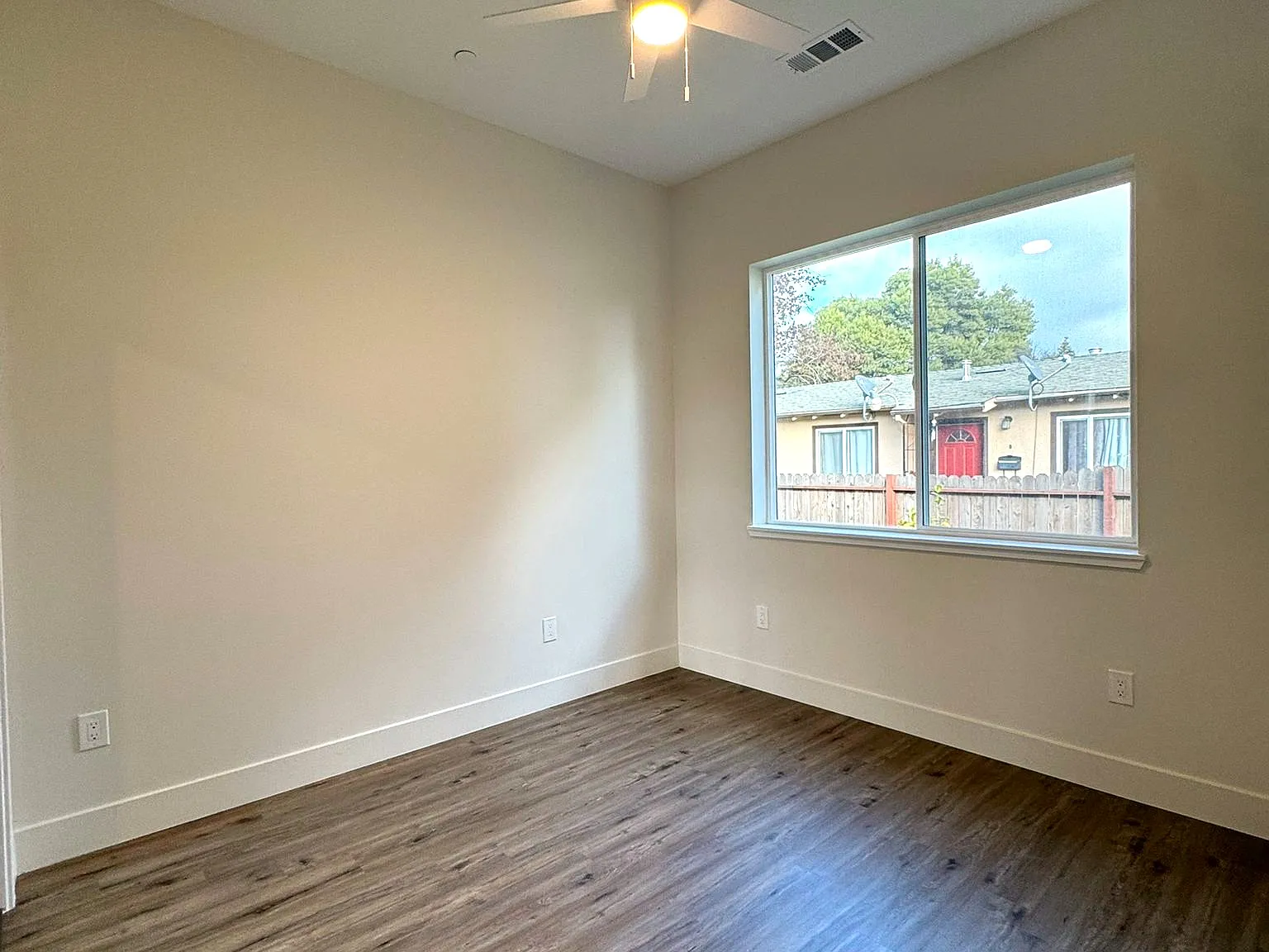 3 bed, $3,350 — Photo 2