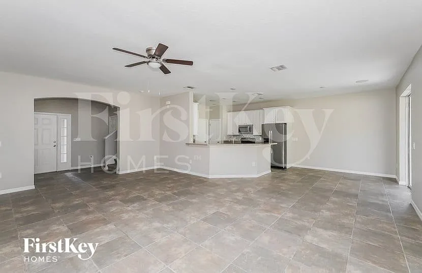 3 bed, 2.5 bath, 2144 sqft, $2,875 — Photo 3