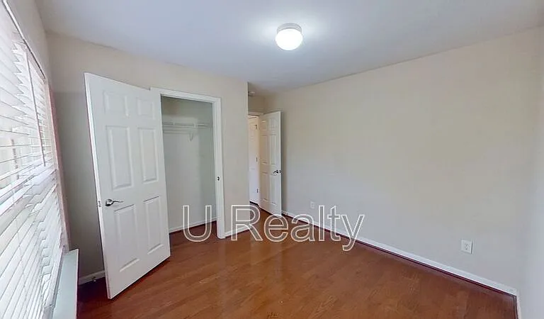 10009 Barrands Ln — Photo 9