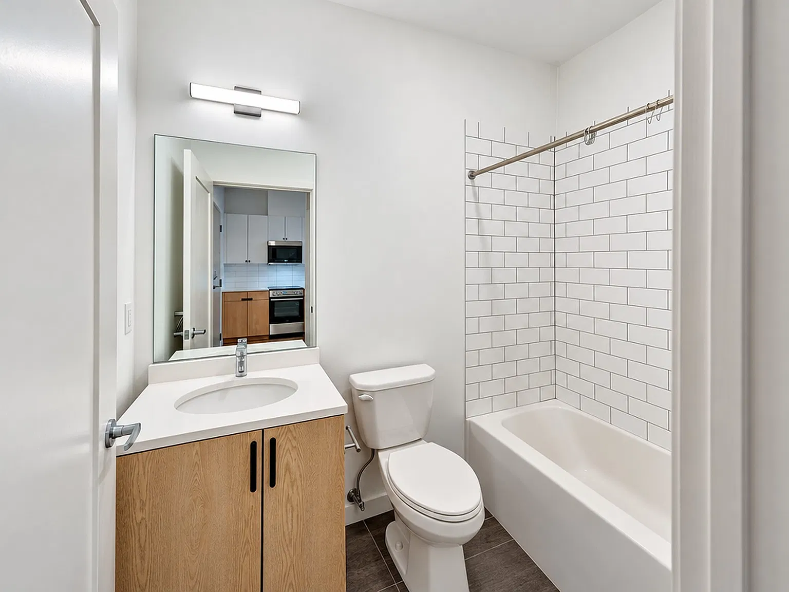 Studio, 425 sqft, $1,795 — Photo 3
