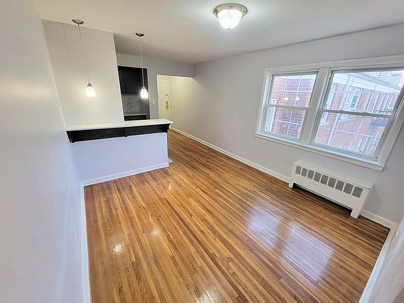 2nd image of 298 Grafton Ave