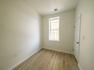 13 Woodlawn Ave FLOOR 2, Jersey City, NJ 07305
