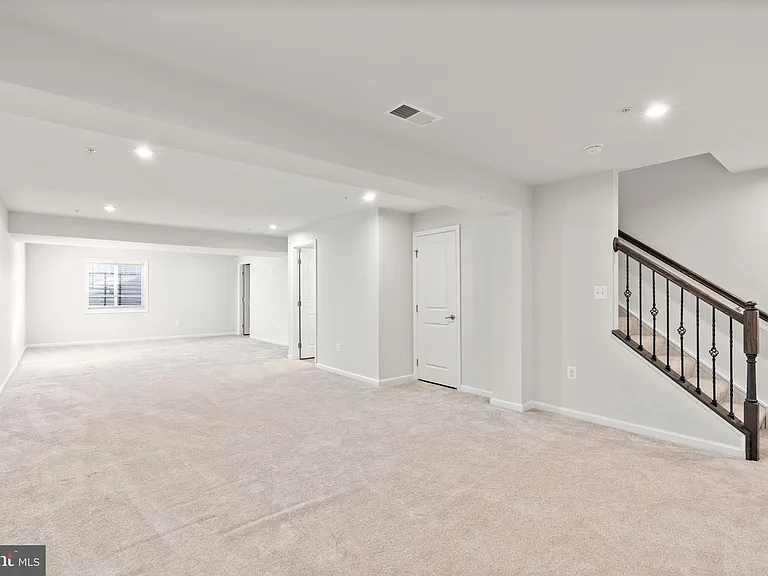 311 Sunrise Ct — Photo 56
