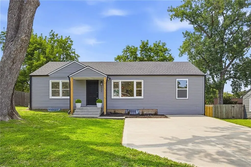 4 bed, 1685 sqft, $2,850 — Photo 1