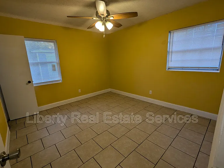 599 Olive St — Photo 10