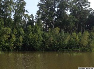 10 Lakeside Dr #10, Centre, AL 35960