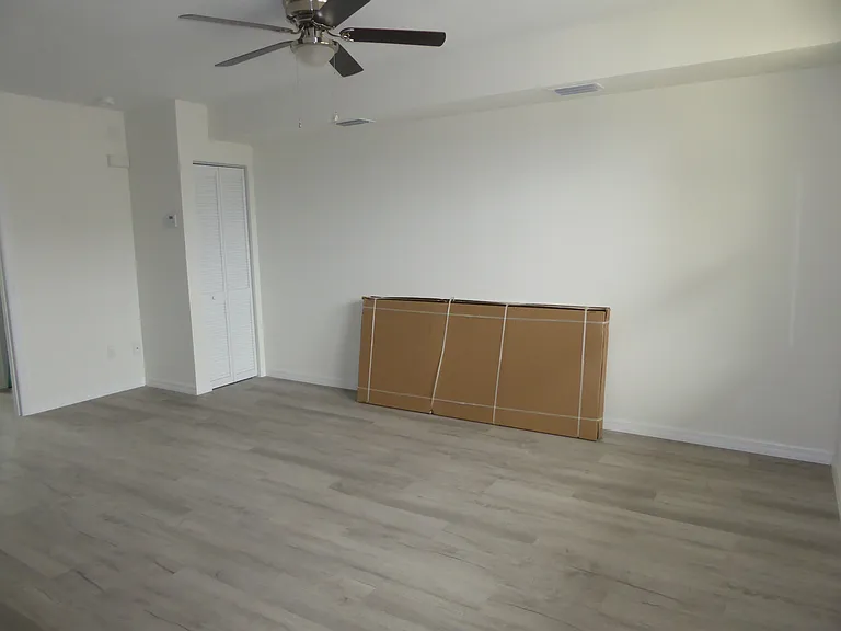 219 S Grandview Ave — Photo 32