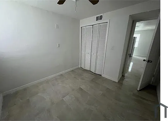 326 Hobart Ave — Photo 8