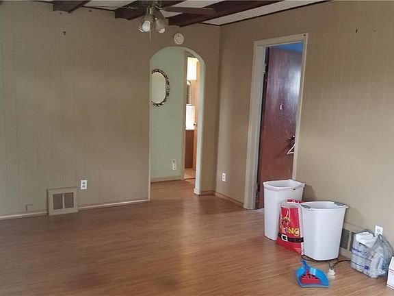 5th image of 3296 Walden Ave