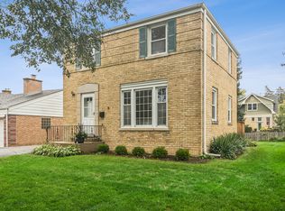 437 S Vail Ave, Arlington Heights, IL