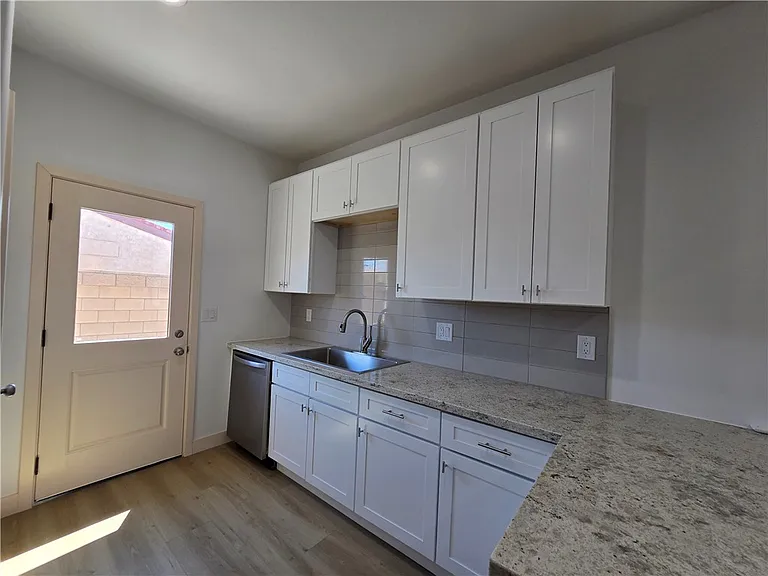 370 Riverfront Dr #2 — Photo 10