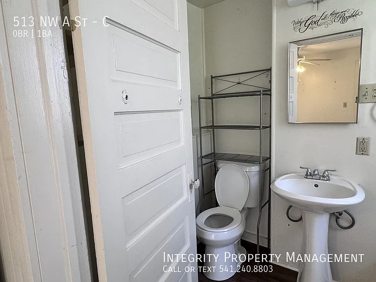 513 NW A St #C — Photo 11