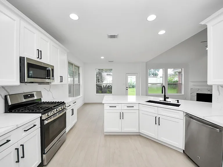 21214 Lilac Meadows Ln — Photo 16