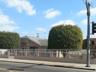 6030 S Van Ness Ave, Los Angeles, CA, 90047