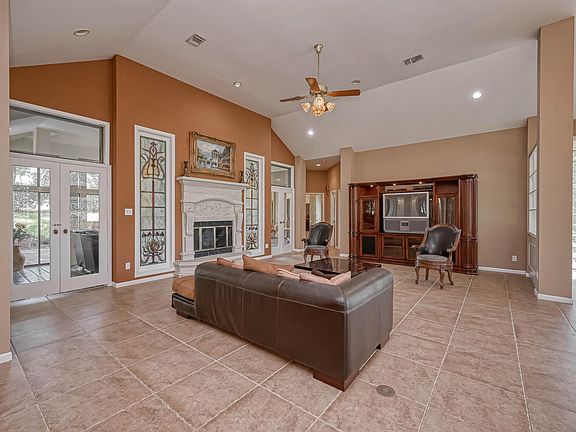2nd image of 505 Cottonwood Ct