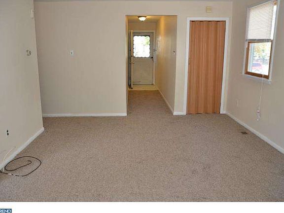 3rd image of 720 Woodlynne Ave