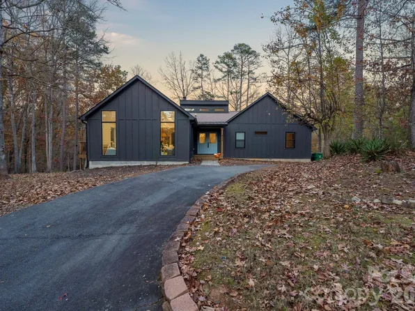 420 Mountainview Dr, Charlotte, NC 28270