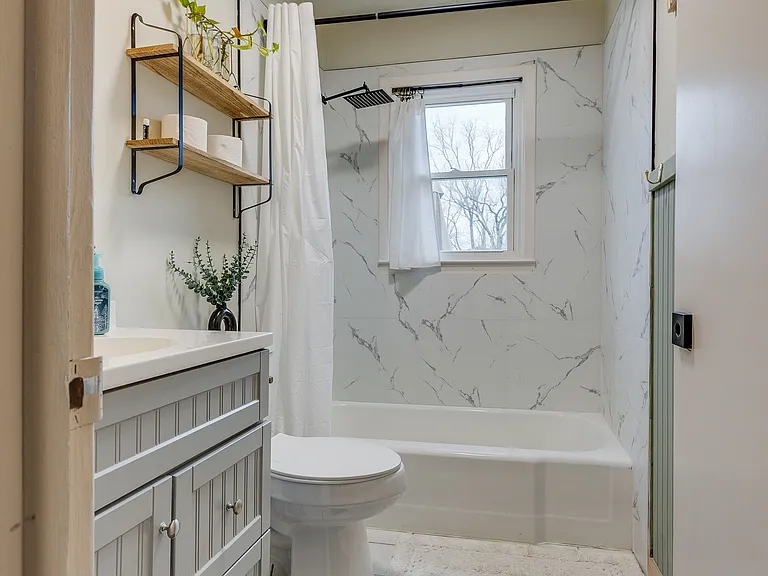 2104 Miller Ln — Photo 11