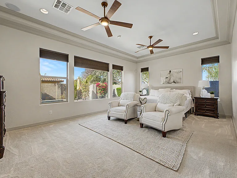 3560 E Ironside Ln — Photo 15