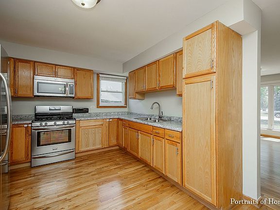 4th image of 1950 De Forest Ln