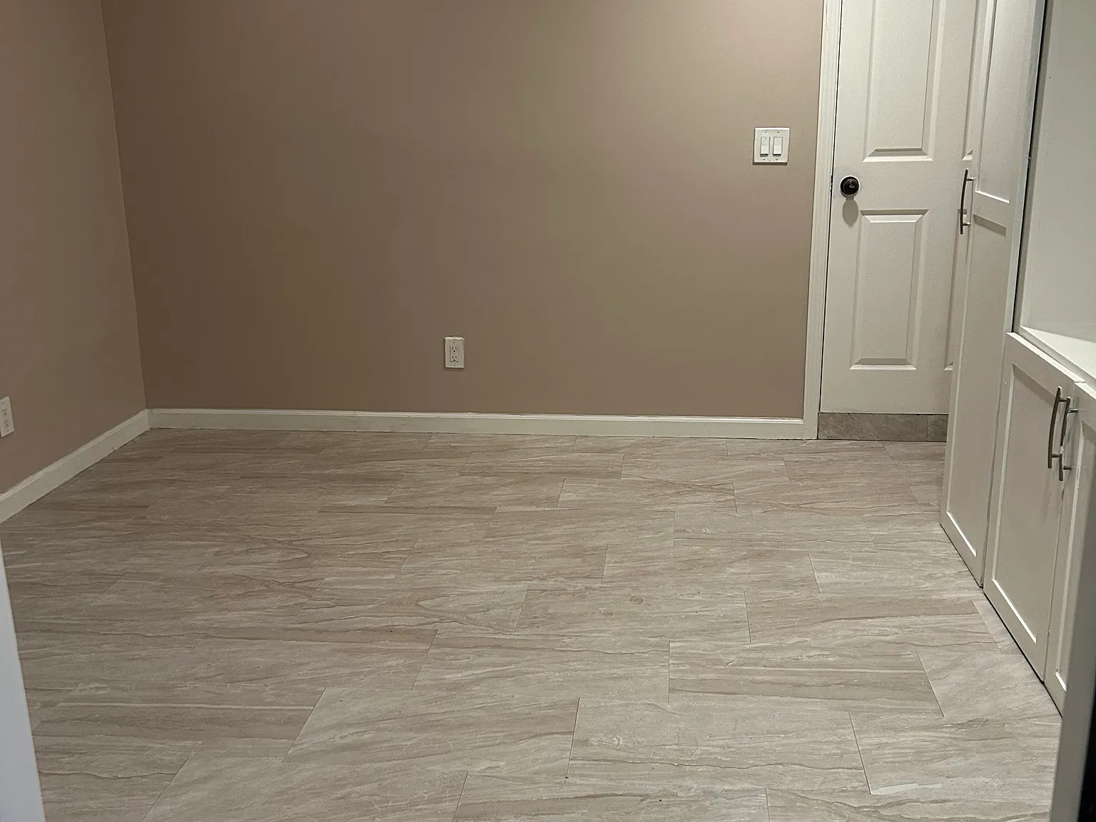 3 bed, 1050 sqft, $2,800 — Photo 4