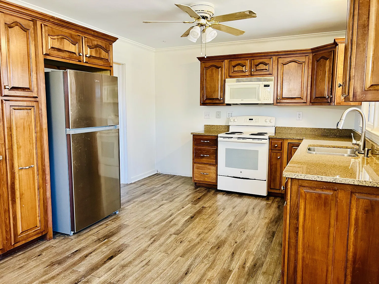 1813 Alpine Drive - 1 — Photo 4