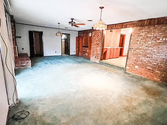 4th image of 2956 Elkins St
