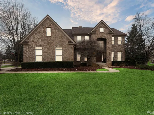 167 Prestwick Trl, Highland, MI 48357