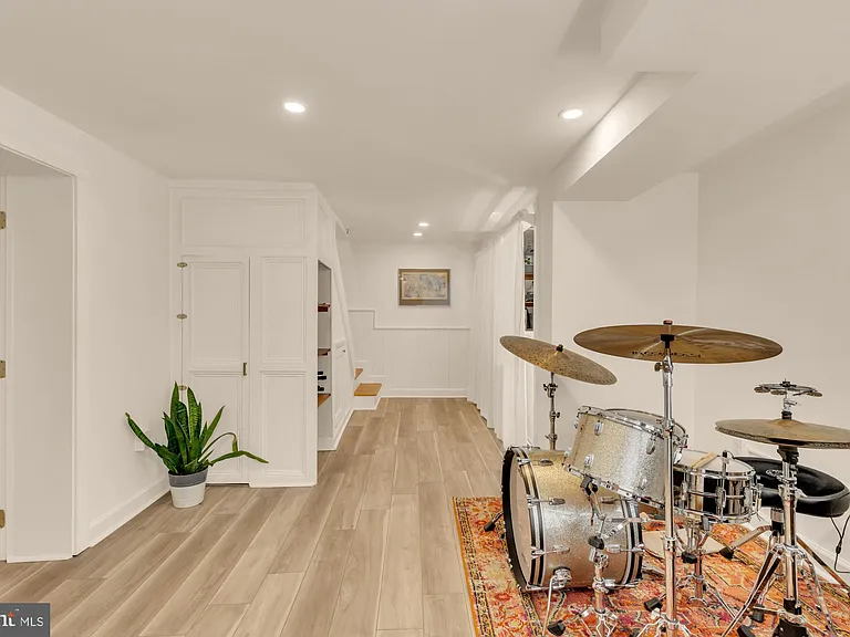821 Elder St NW — Photo 28