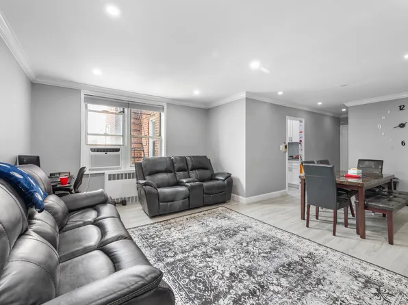 5639 Netherland Avenue image 4 of 13