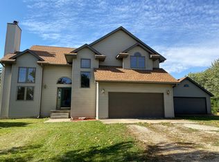 3241 E 8th Rd, Utica, IL 61373