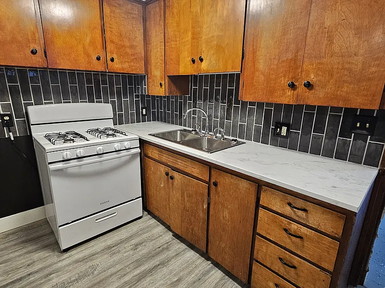 1028 S 27th St #3 — Photo 4