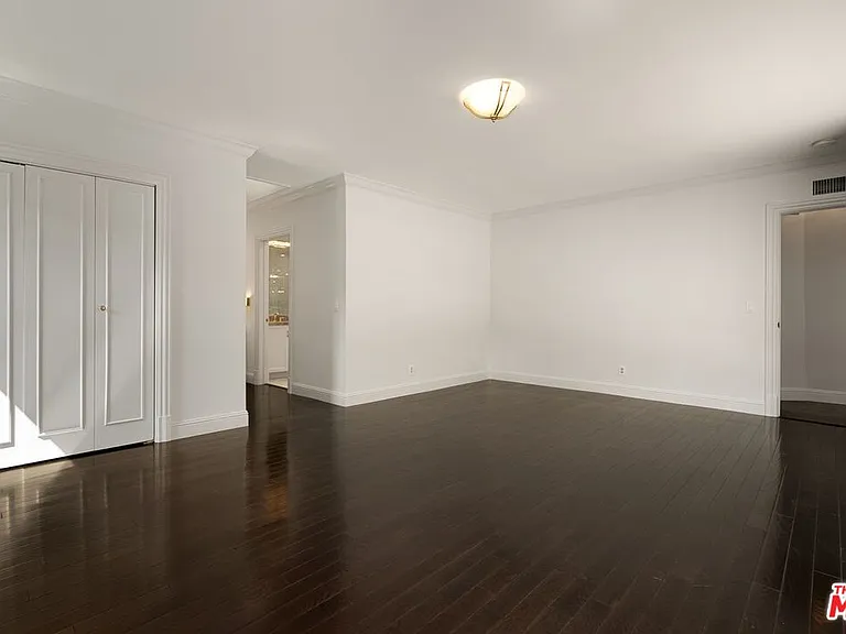 519 N Rexford Dr — Photo 28