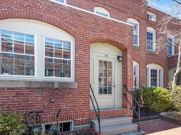 98 Hollis Street, Manchester, NH 03101