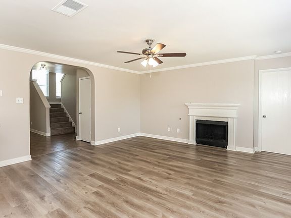5th image of 1110 Hampton Dr