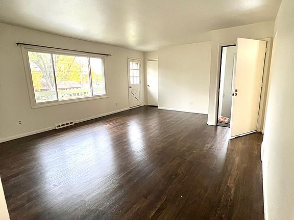 Living Room (different angle)