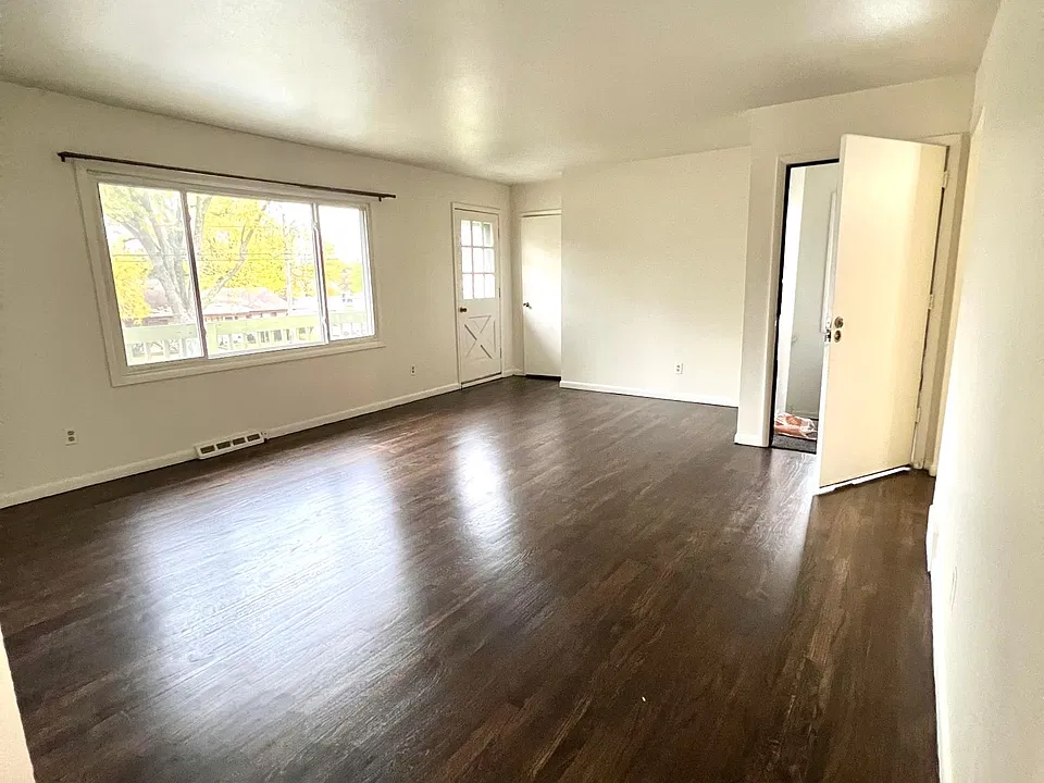 Living Room (different angle)