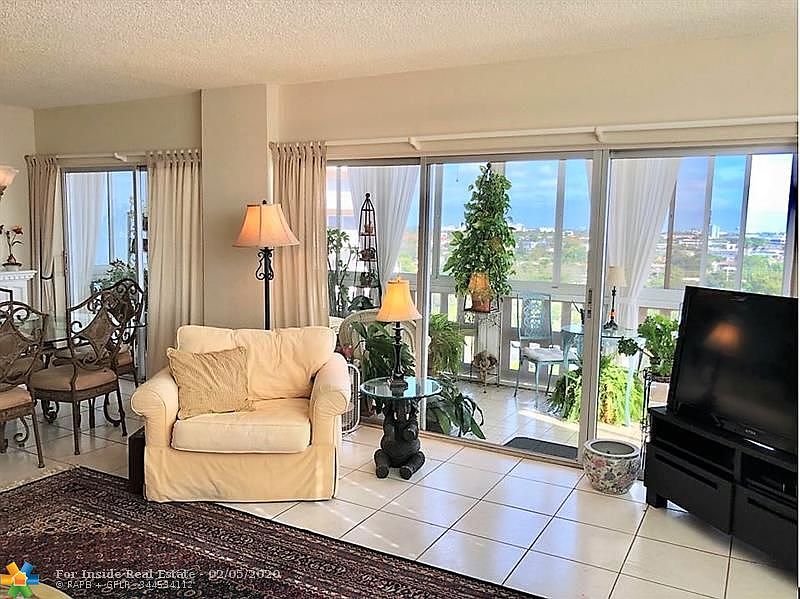 1st image of 4001 Hillcrest Dr APT 917