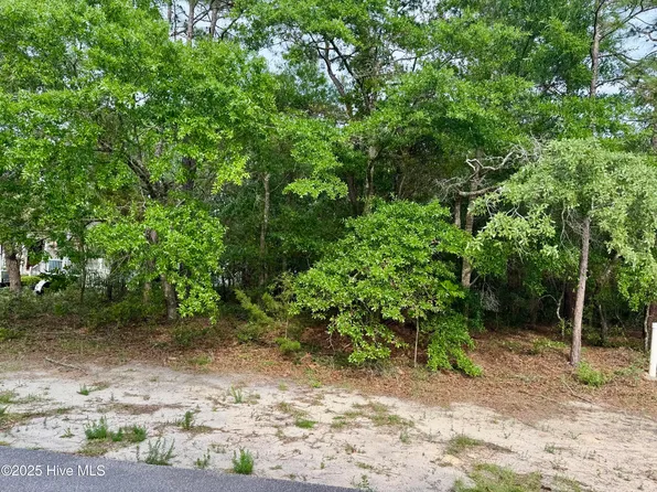 138 NW 8th Street, Oak Island, NC 28465