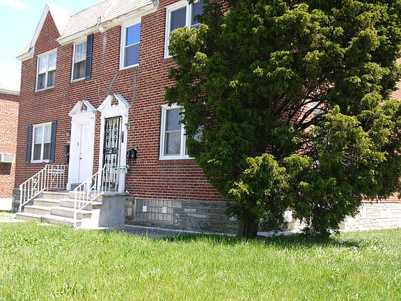 2nd image of 1600 Elaine St #2F