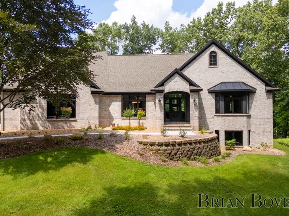 8311 Rum Creek Trl NE, Rockford, MI 49341