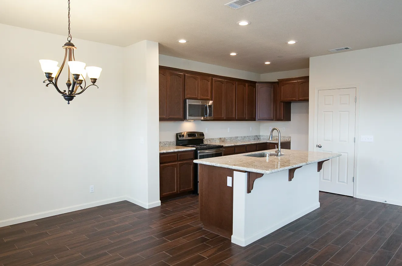 3 bed, 2.5 bath, 1897 sqft, $2,250 — Photo 2