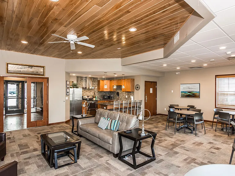 Sterling Pointe — Photo 15