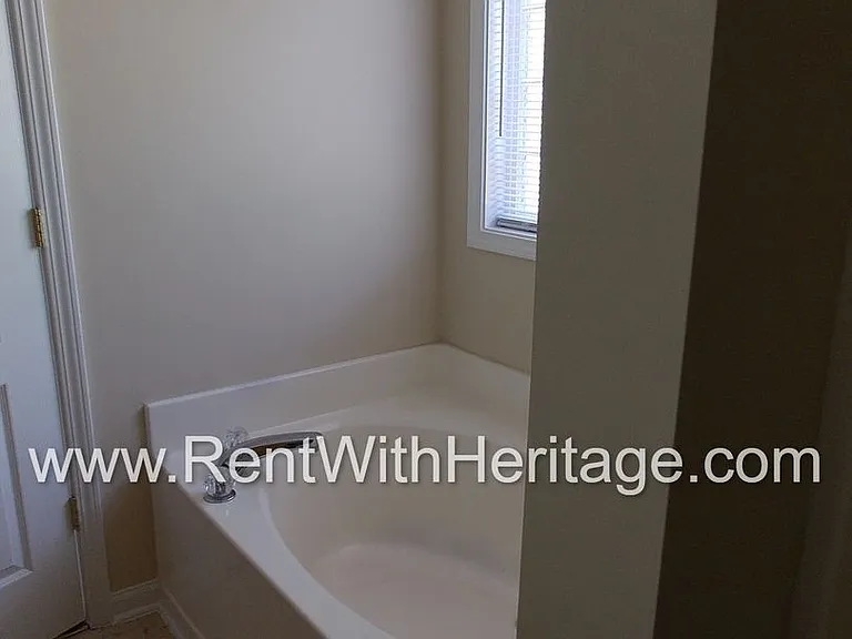 6392 Harvester Cir — Photo 14