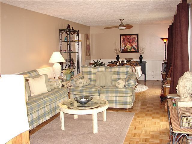 2nd image of 2221 Plantation Dr